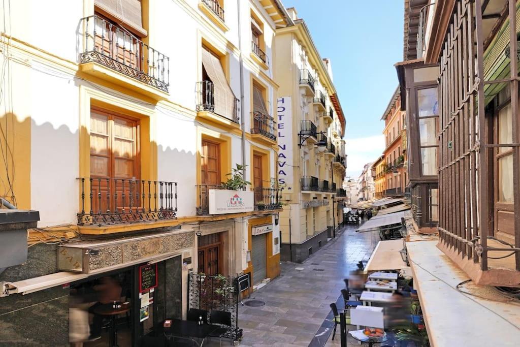 Apartamento Granada Centro. Atico Ayuntamiento エクステリア 写真